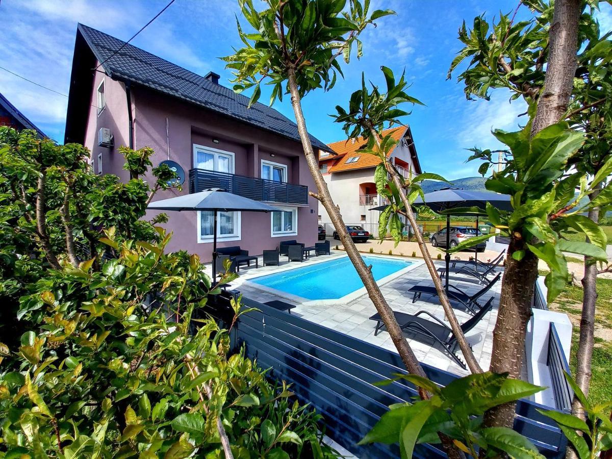 Hotel Premier House By Rd Group Korenica Exterior foto