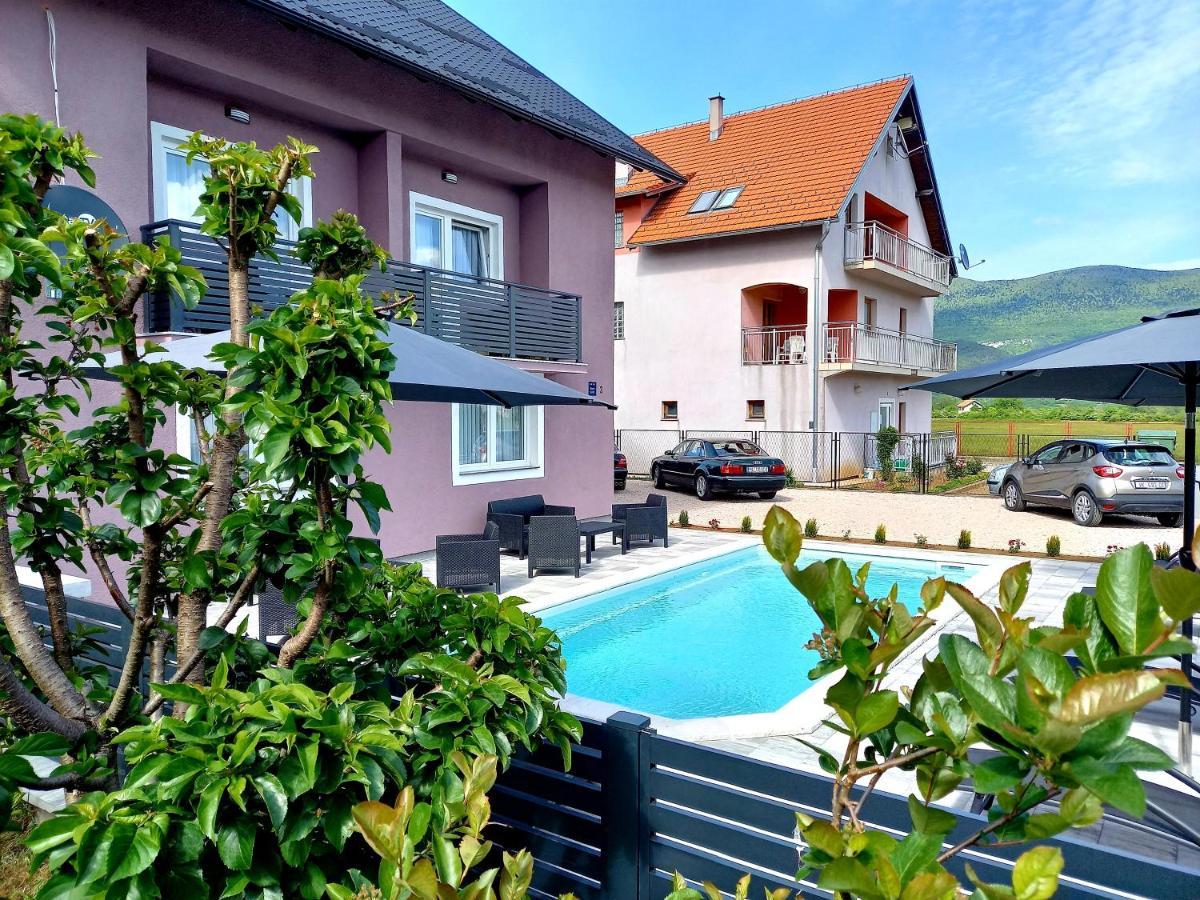 Hotel Premier House By Rd Group Korenica Exterior foto