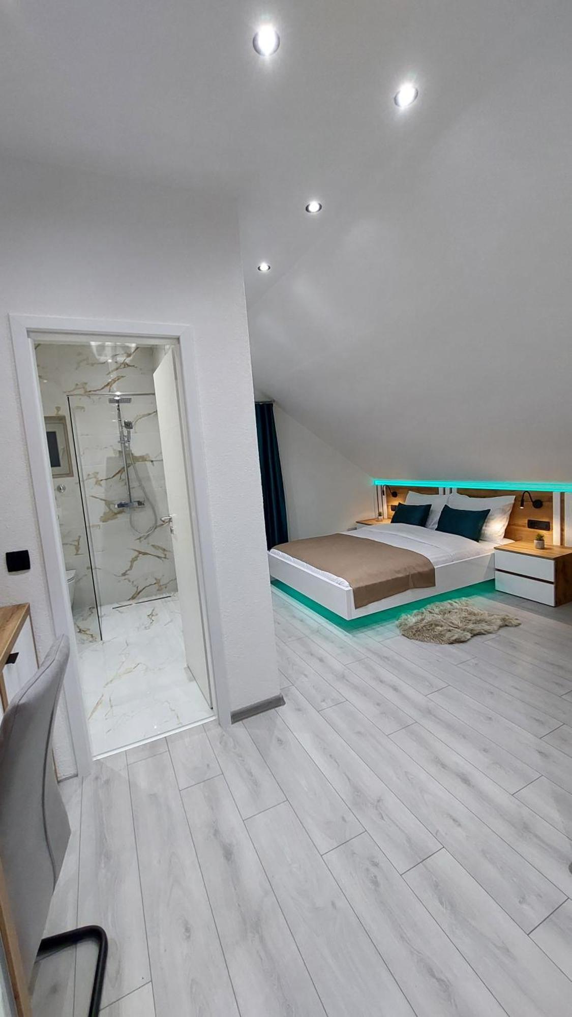 Hotel Premier House By Rd Group Korenica Exterior foto