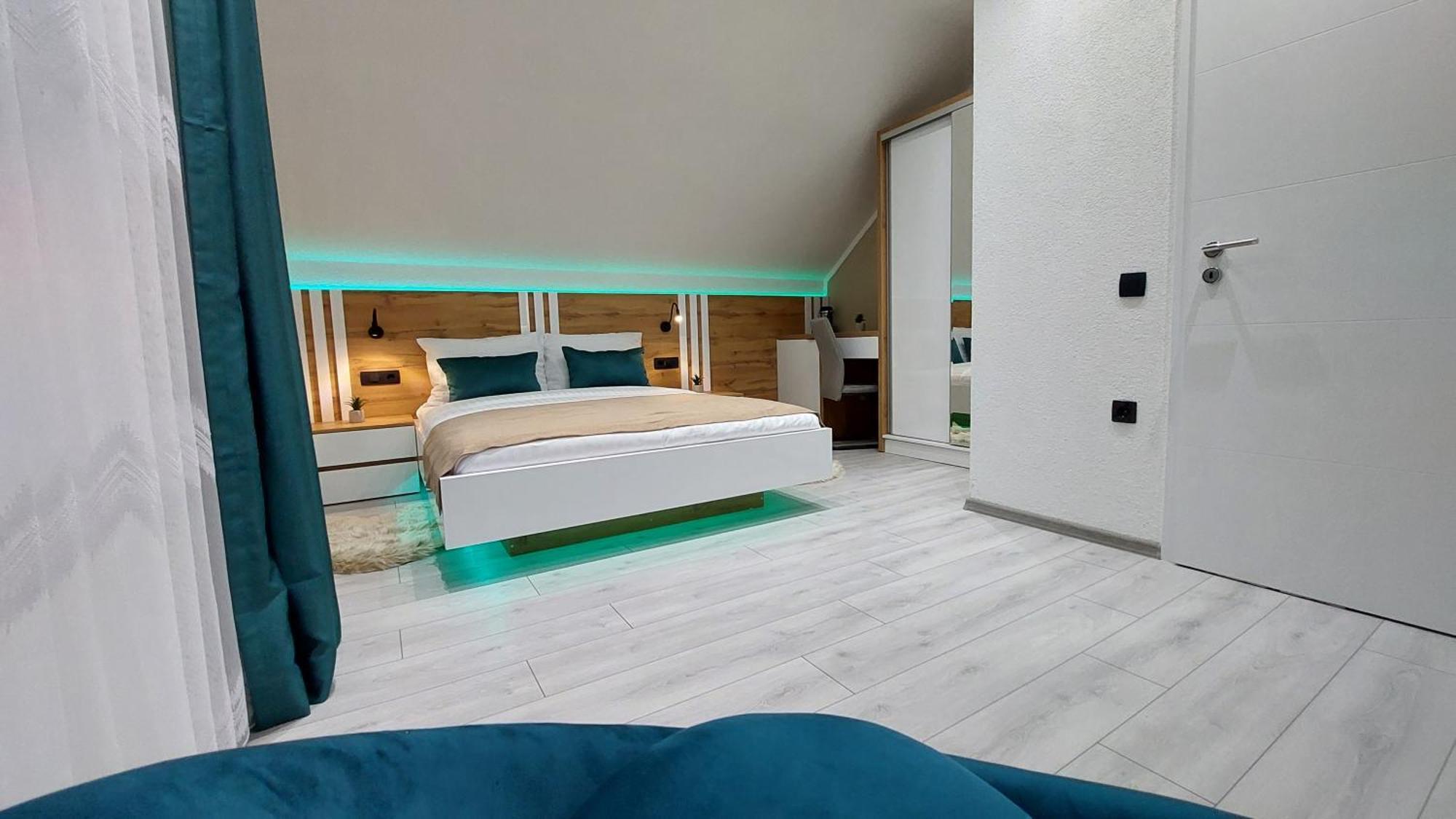 Hotel Premier House By Rd Group Korenica Exterior foto